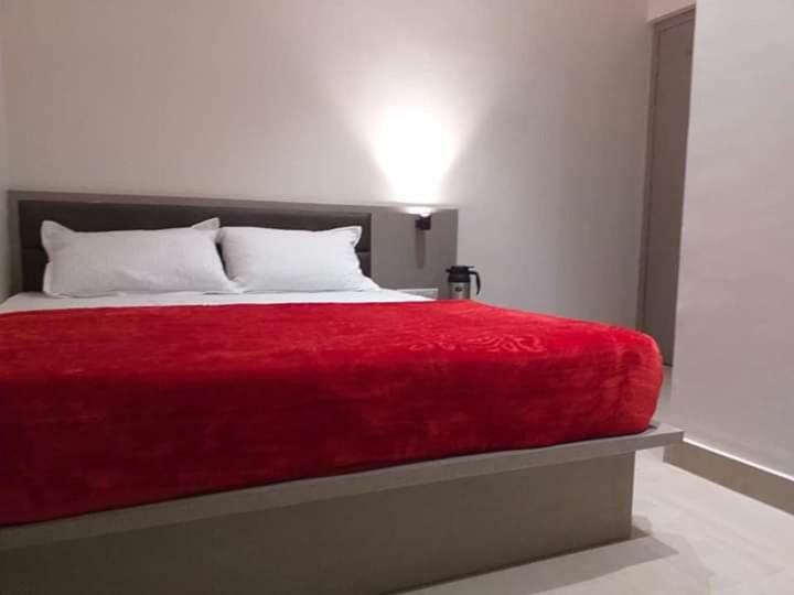 Hotel Diamond Castle Pāli Kültér fotó